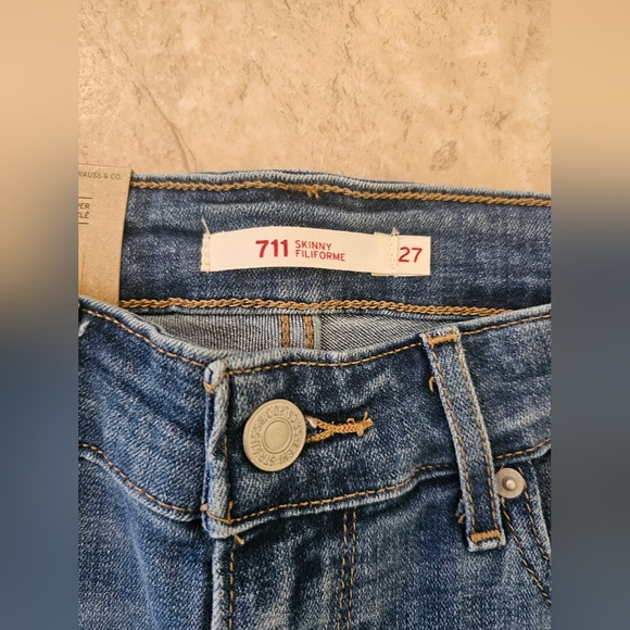 Levis Skinny Jeans - Picture 3 of 4